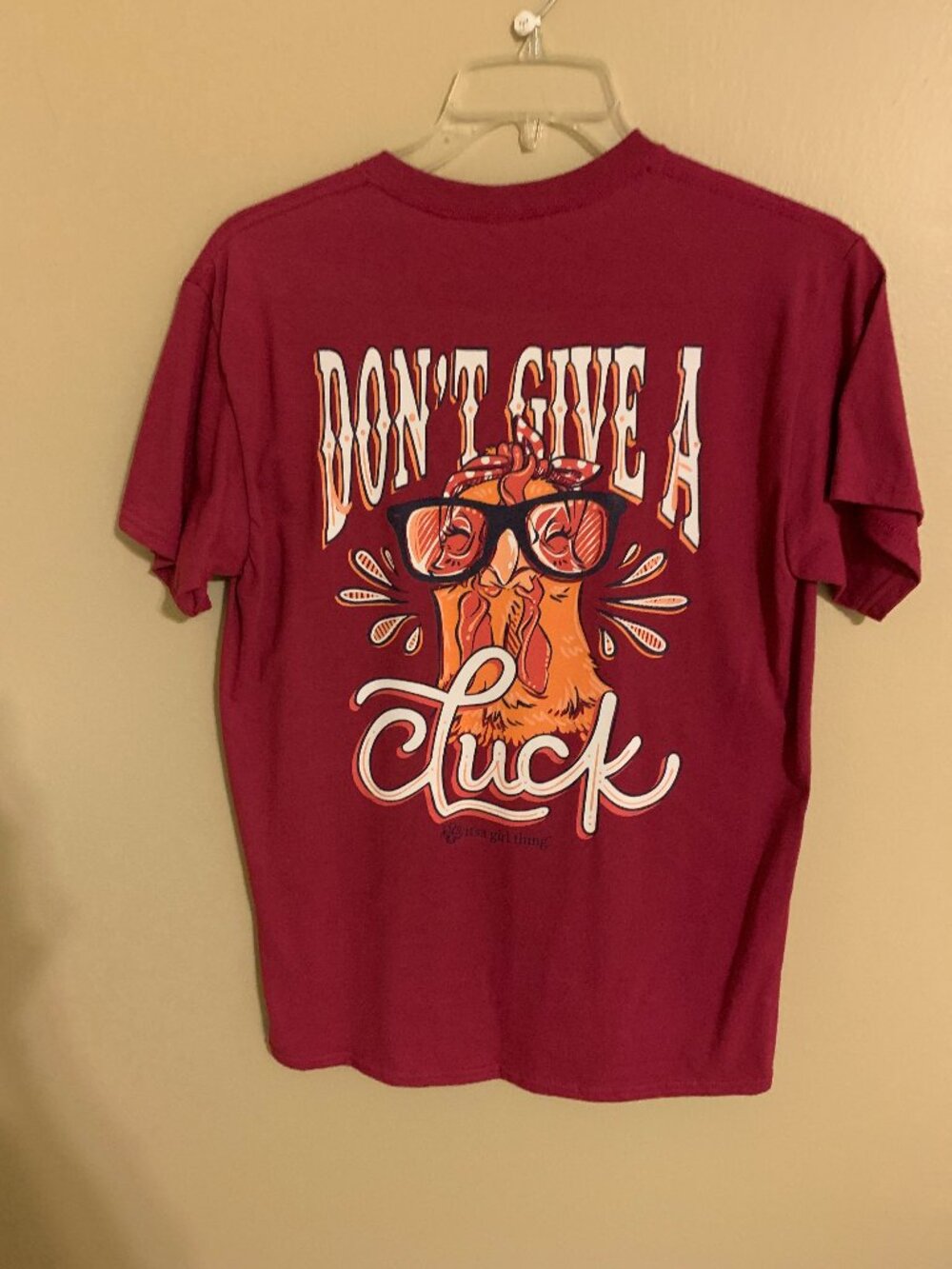 ITSA GIRL THING TEE SHIRT SIZE M  NWOT